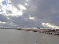 DSC 0103  Le "quai des marques", sur la Rive gauche de Bordeaux. 04/04/2013