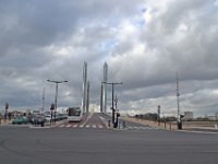 DSC 0111  Le début du pont, côté Rive Droite de Bordeaux. 04/04/2013