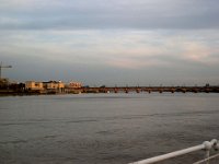 Pont de pierre  Le pont de Pierre et le début de la Rive Droite.