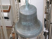 CLOCHE  La cloche.