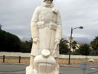Photo0665  Le monument de Hammam Bou Hadjar (Oranie) installé au rond point de la base nature "François Léotard".