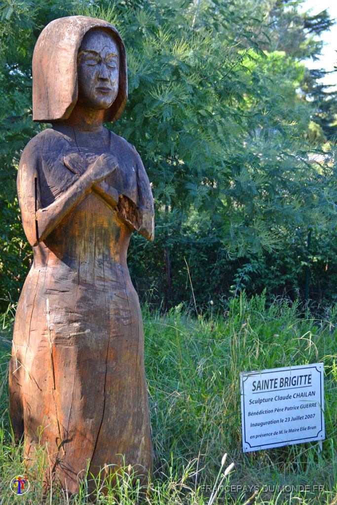 DSC0103.JPG - Chapelle Sainte-Brigitte. 20 septembre 2015. Statue en bois de Sainte-Brigitte.