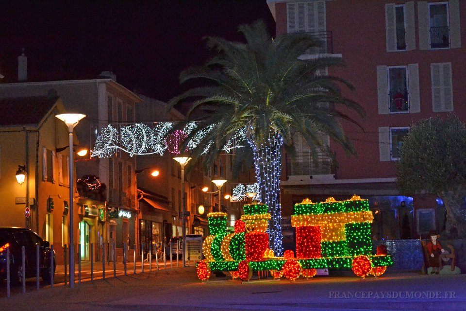 illuminations Frejus 2012 12.JPG - illuminations Frejus 2012