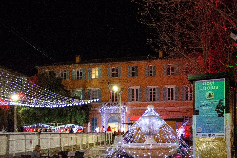 Illuminations Frejus 2019 17.jpg - Fréjus (83) - Fin d'année 2019.