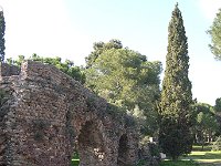 DSCN2854  Le parc et ses ruines romaines