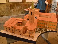 cloitre 16  Maquette avec à gauche le cloître et la cathédrale et à droite la mairie. 16/09/2012