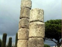 Diapositive3  Les colonnes Romaines à l'entrée de Fréjus en venant de Puget-sur-Argens.