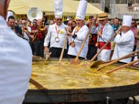 omelette geante 40  Fréjus (83) - L'omelette géante - 10 septembre 2017.