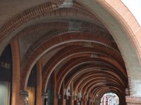 DSC 0064  Place Nationale. Les arcades.