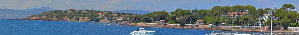 Boulouris aout 2014 13.jpg - Panorama du bord de mer à Boulouris. Août 2014