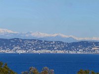 Panorama9  La corniche d'Or entre Agay et Le Trayas. Au second plan, Cannes. 26 février 2015.