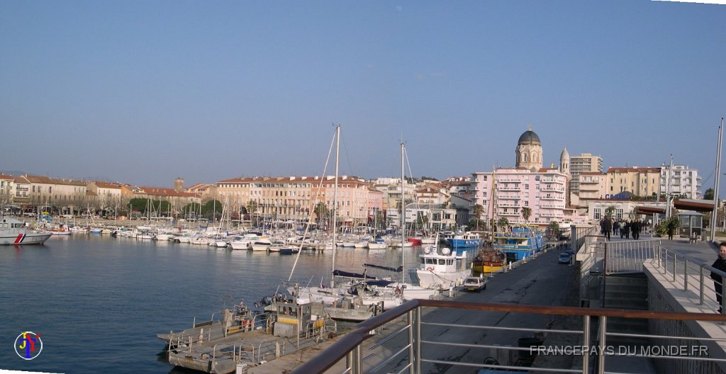 St Rapael  le port 2.JPG - Le vieux port, vu de l'esplanade "Bonaparte".