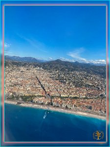 Atterrissage Nice 19 08 22 Les plages de la Promenade des Anglais 1 copie Atterrissage Nice 19 08 22 Les plages de la Promenade des Anglais