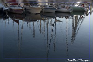 Frejus Port Frejus 2 Reflets dans le port de Fréjus (83)
