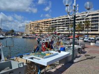 DSC0107  Saint-Cyprien. Les étals des marins pêcheurs. Mai 2013